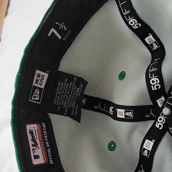 NEW YORK YANKEES HAT - Picture 5 of 6